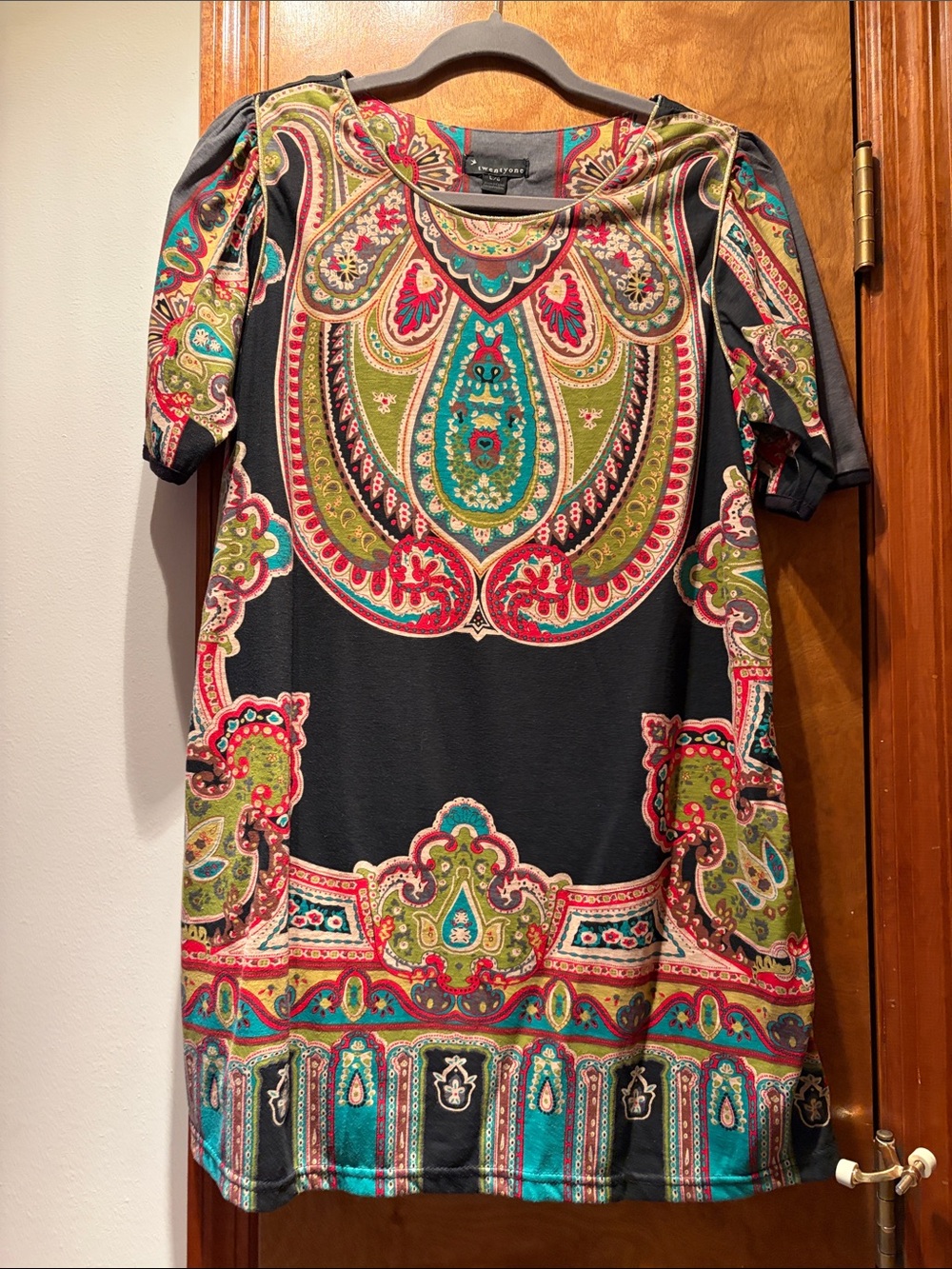 Forever 21 Black Multicolor Paisley Shift Tunic
